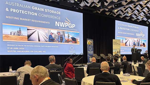 Cardinal Visits Australia